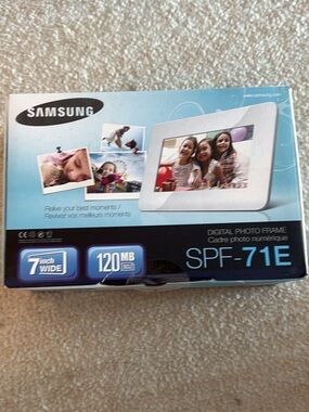 Samsung Digital Photo Frame Box in White and Blue